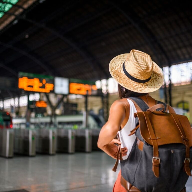 7 Things International Travelers Get Wrong When Choosing an eSIM for USA Road Trips in 2026
